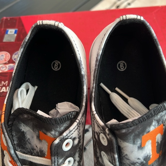 CLEARANCE New Foco Tennessee Volunteers Sneaker - Picture 5 of 11
